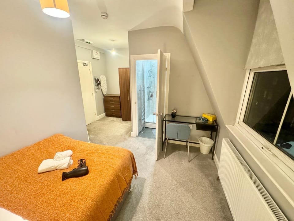 Modern En-Suite Rooms by Finsbury Park Station 8 mins to King's Cross by Tube Vacation rental in London Borough of Islington
