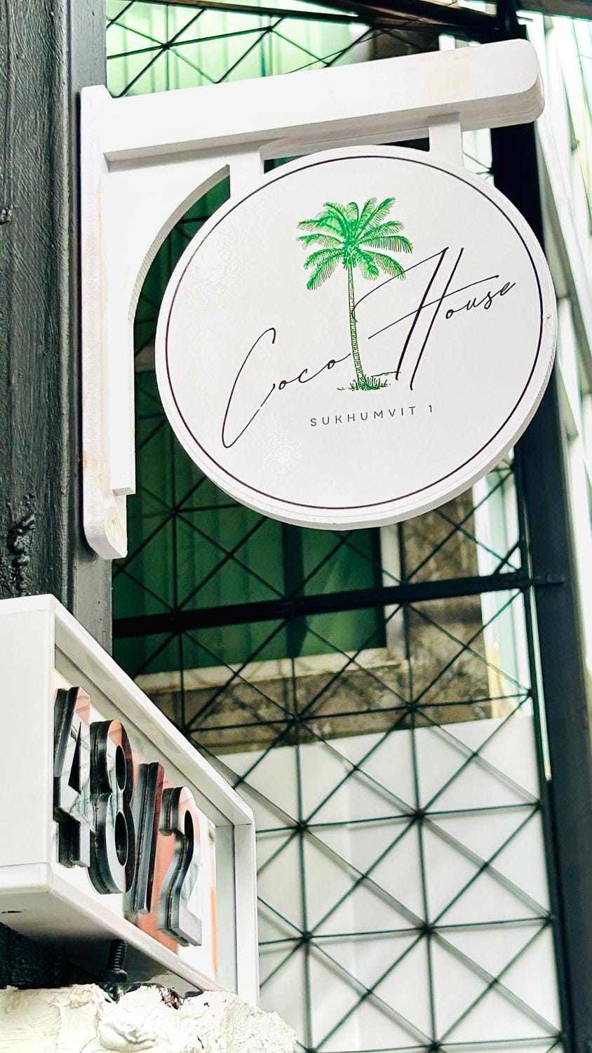 Coco House Sukhumvit 1, BTS ploenchit Hostel in Bangkok