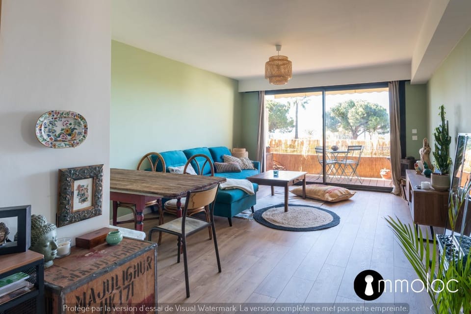 Air-conditioned apartment facing the port of Saint Laurent with 2 bedrooms Apartment in Nice