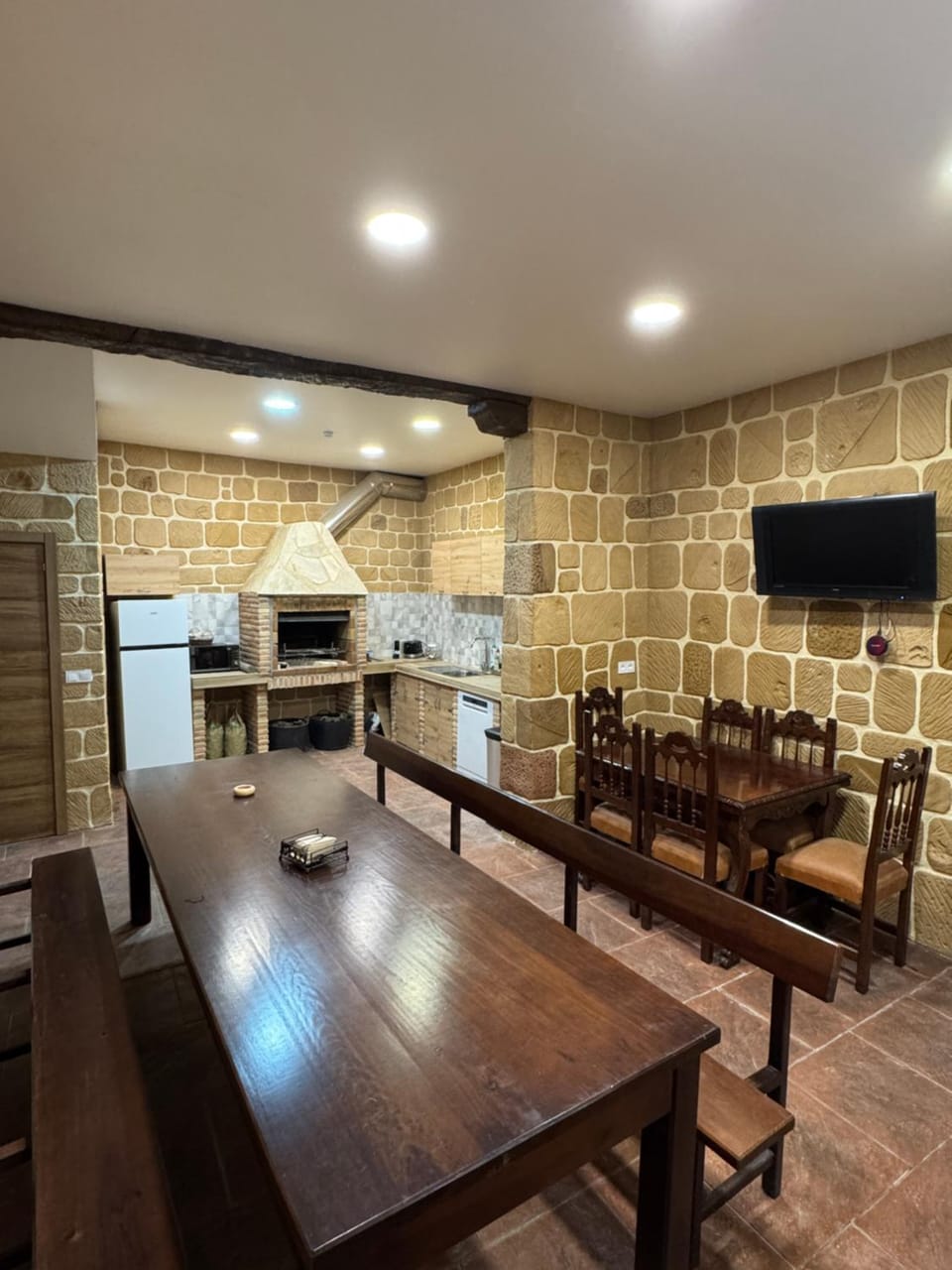 TV and multimedia, Kitchen or kitchenette, Living room, Seating area, Dining area, pet friendly, stove