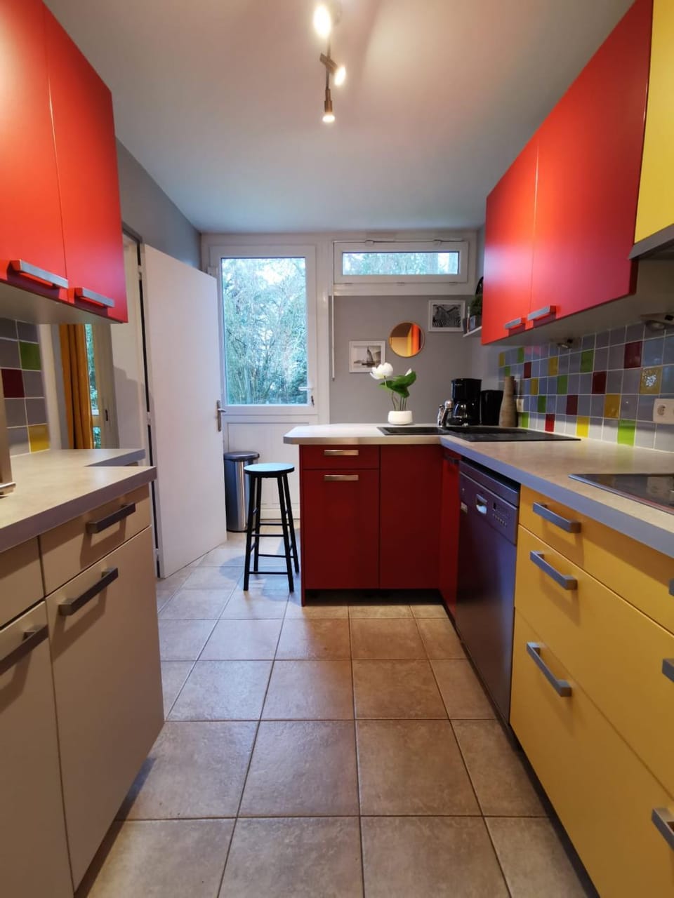 Kitchen or kitchenette, Dining area, dishwasher, oven, stove