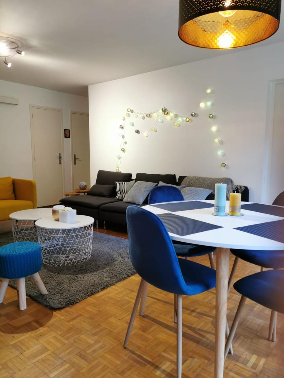 Property building, Living room, Seating area, Dining area