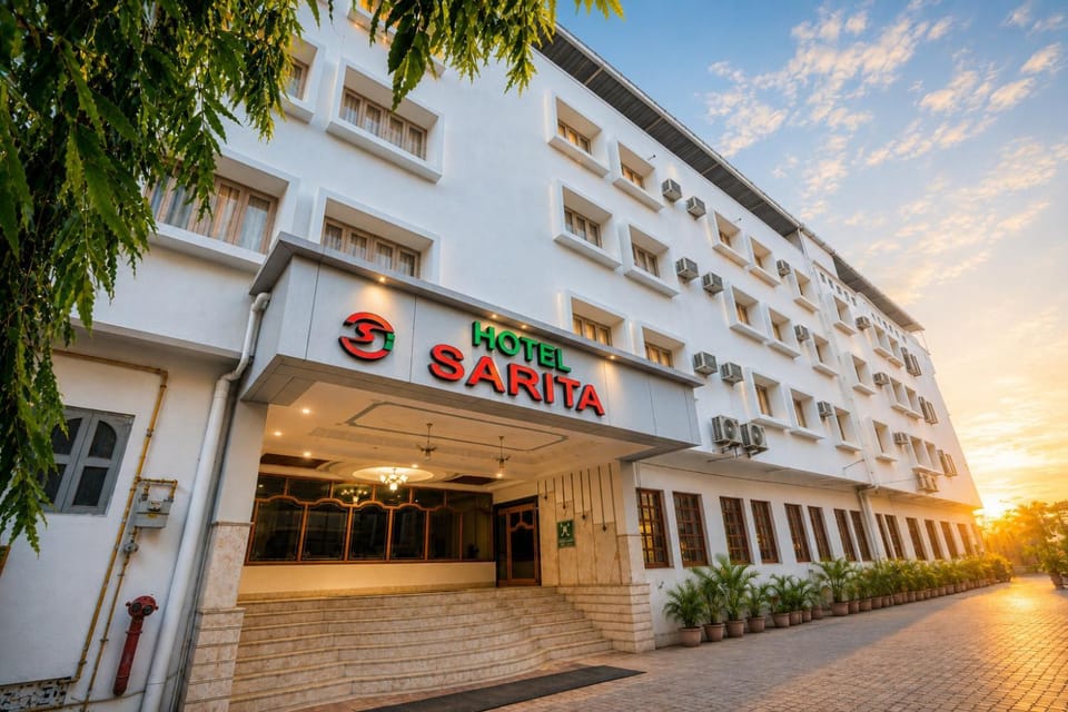 Property building, Facade/entrance