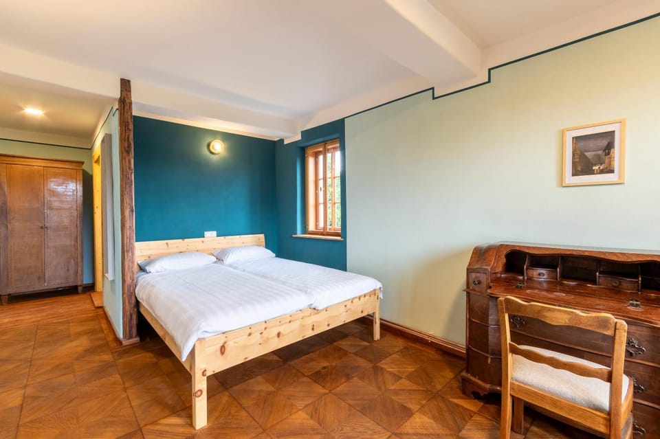 Photo of the whole room
