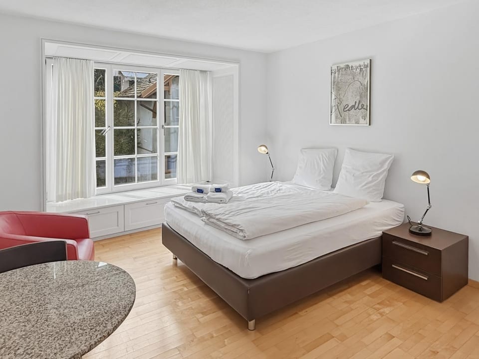 Bed, Living room, Photo of the whole room, Seating area, Bedroom, towels