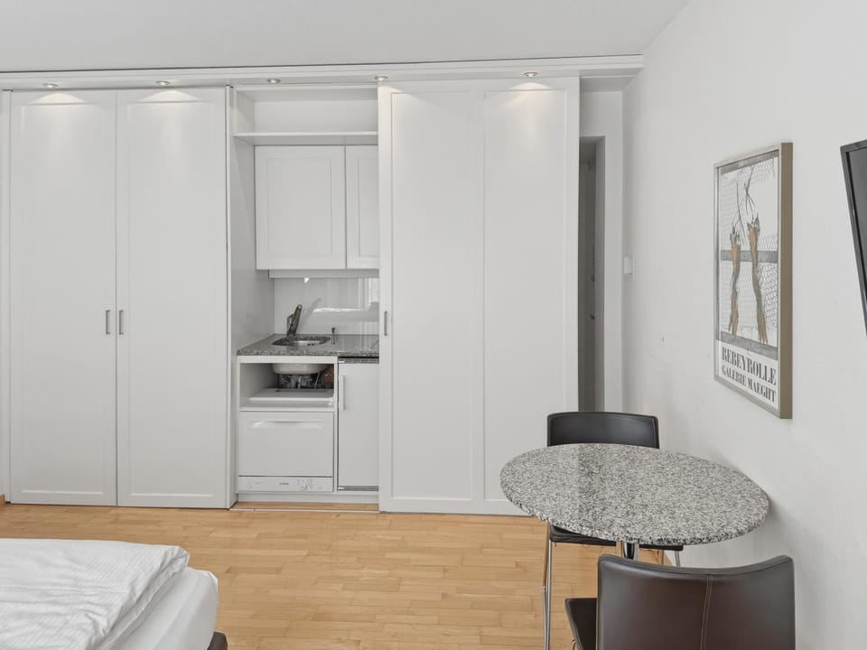 Bed, Kitchen or kitchenette, Photo of the whole room, Dining area, Bedroom, minibar, stove