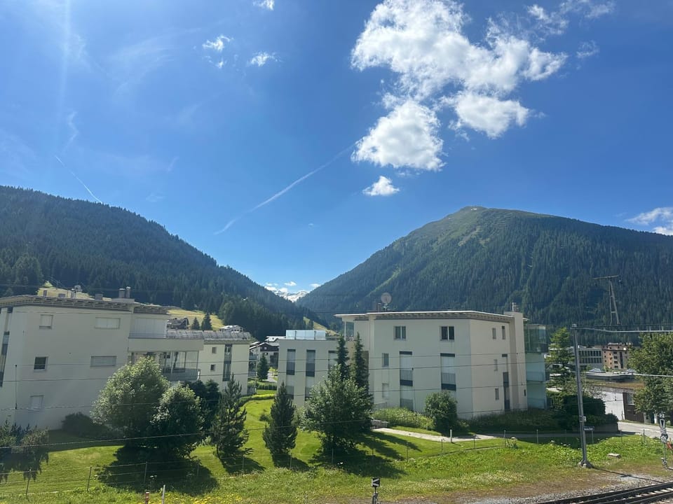 Davos Mountain View Studio 200 m Skilift Parsenn Apartment in Davos