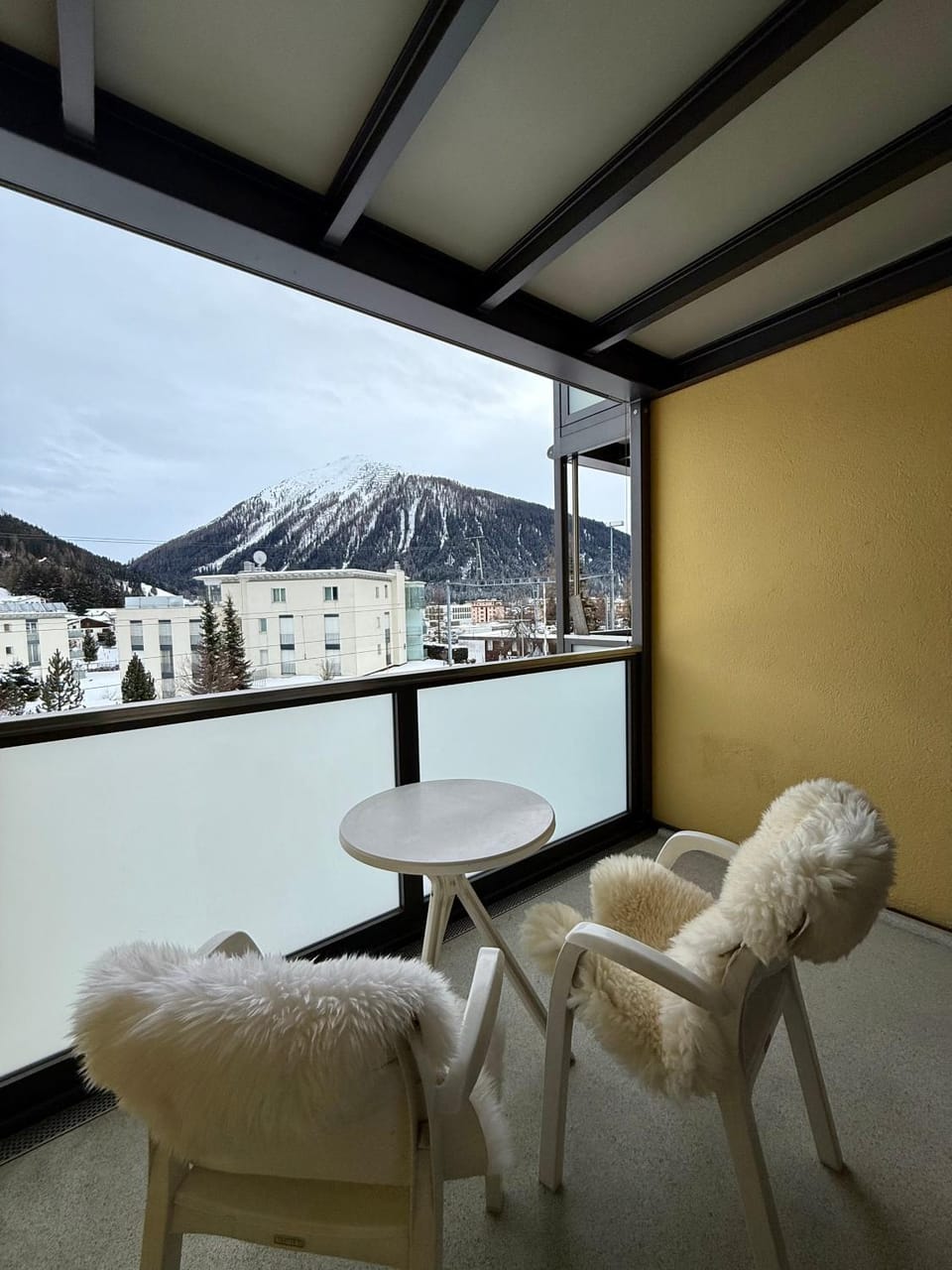 Davos Mountain View Studio 200 m Skilift Parsenn Apartment in Davos