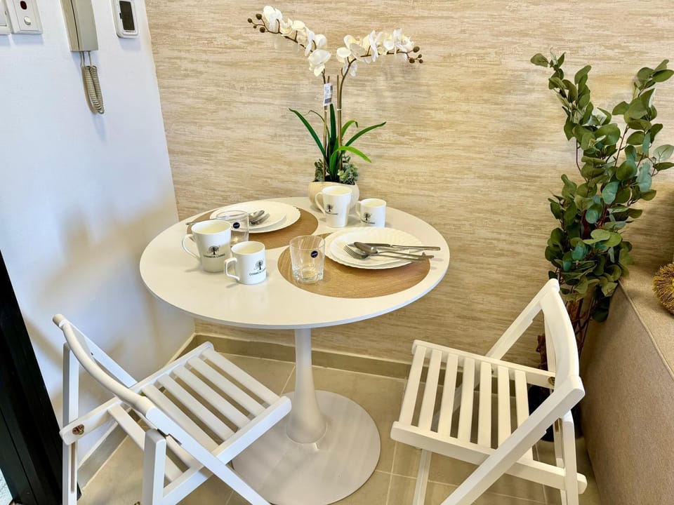 Coffee/tea facilities, Dining area