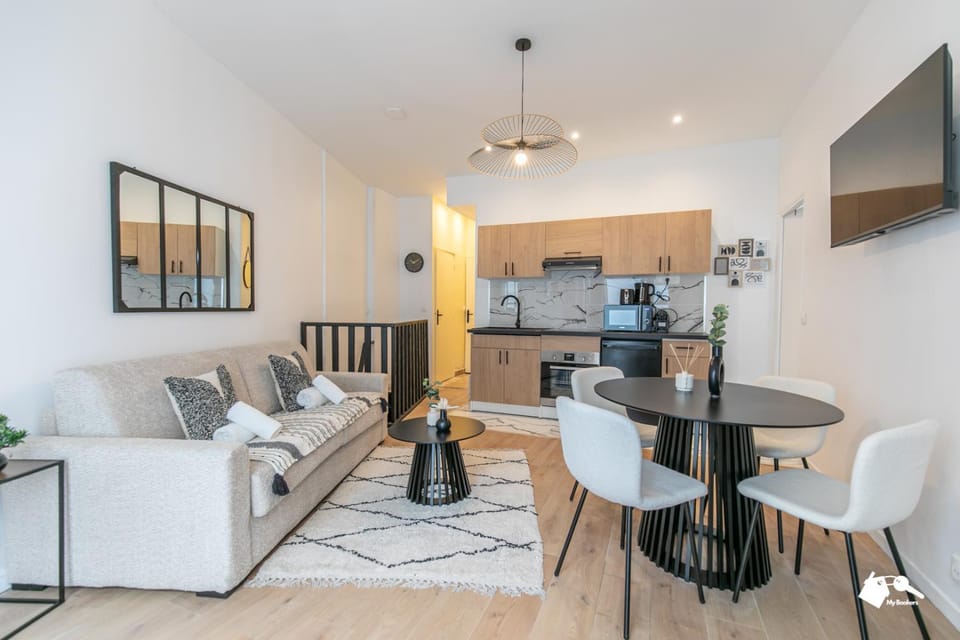 TV and multimedia, Kitchen or kitchenette, Living room, Dining area