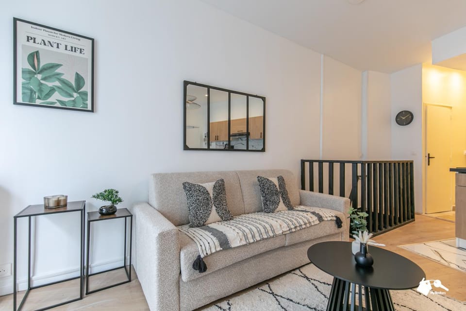 Living room, Photo of the whole room, Seating area