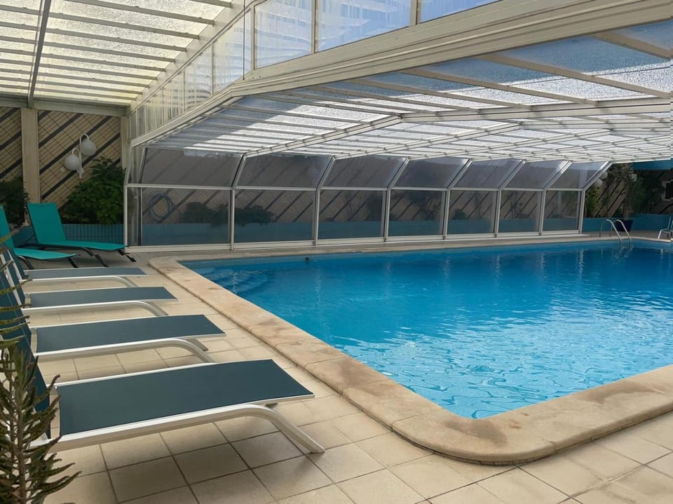 Pool view, Swimming pool, sunbed