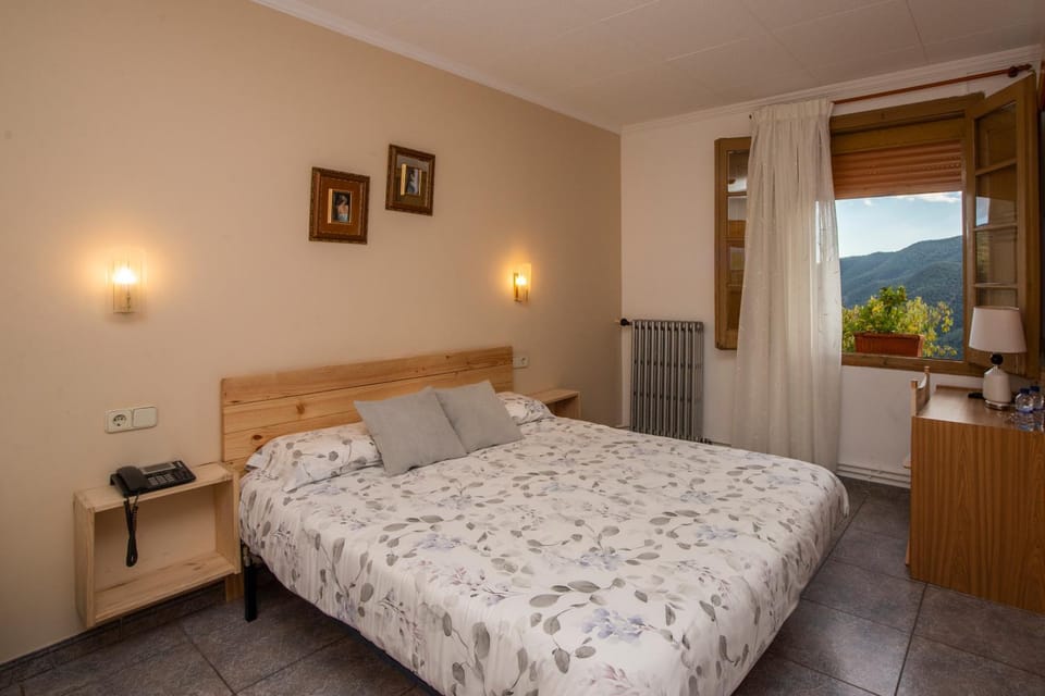 Bed, Photo of the whole room