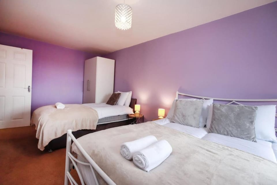 Bed, Bedroom, towels, wardrobe