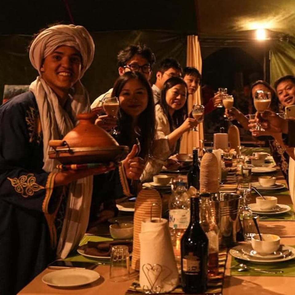 Property building, Restaurant/places to eat, People, Food and drinks, Banquet/Function facilities, Food, Lunch, Dinner, Drinks, Alcoholic drinks, group of guests, wedding
