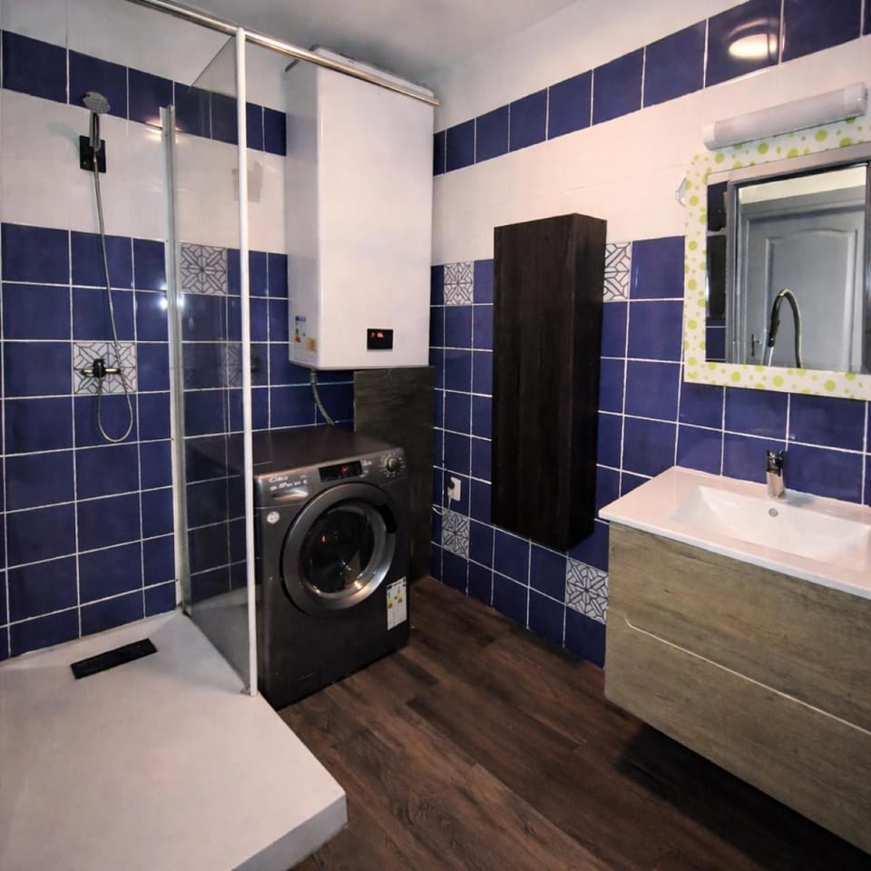 Shower, Bathroom, washing machine
