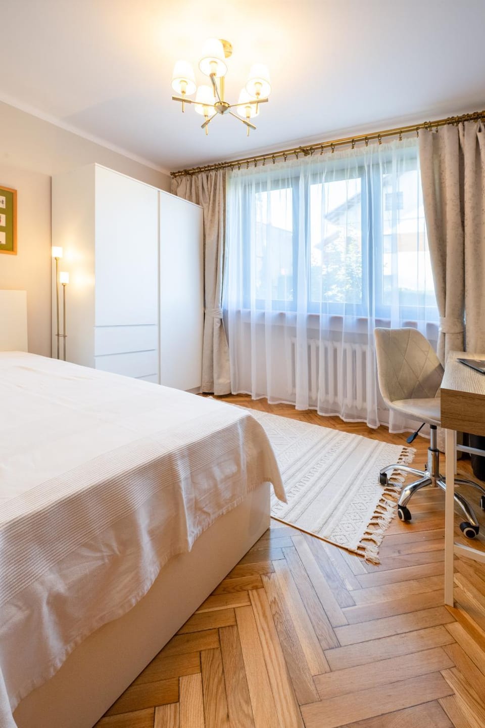 Bed, Photo of the whole room, Bedroom