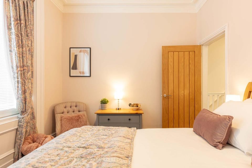 Bed, Bedroom, wardrobe