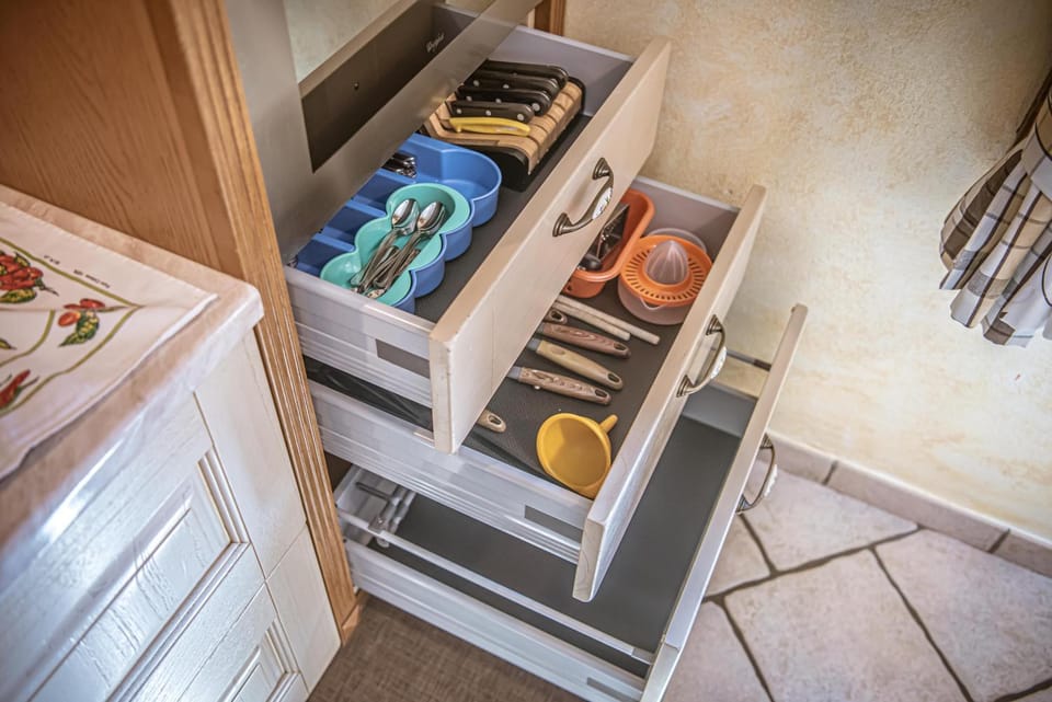 Food and drinks, Food, minibar, oven