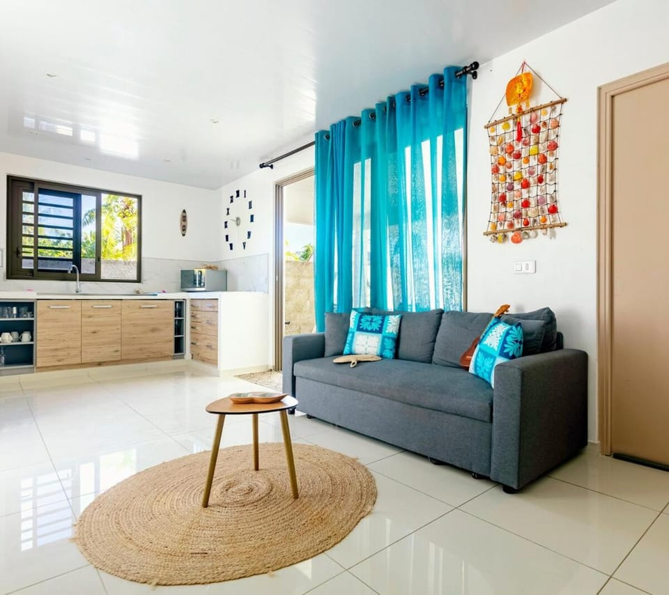 TV and multimedia, Living room, Seating area, internet