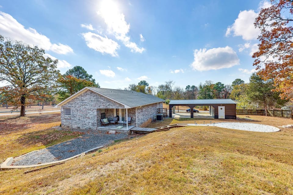 Near Lake Dardanelle: Updated Home w/ Large Yard! House in Arkansas