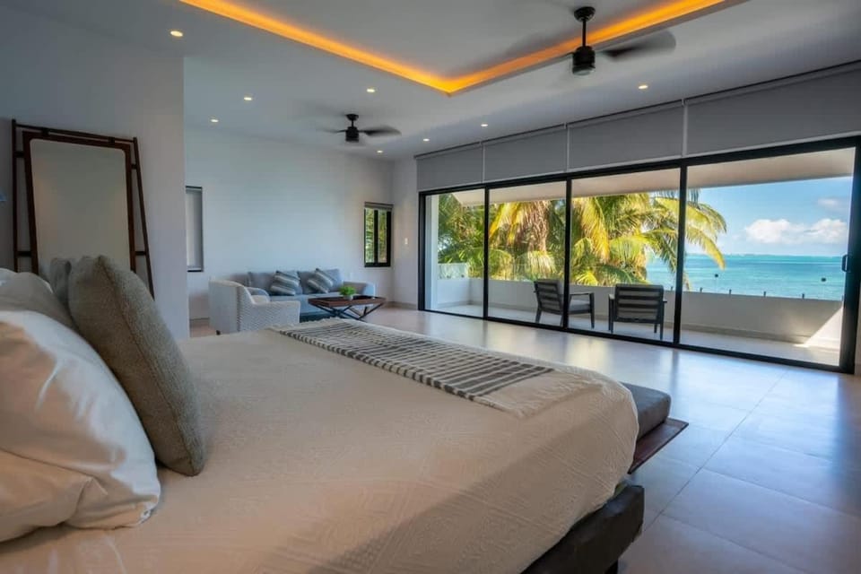 6BR Modern Oceanfront Villa w/ Infinity Pool House in Cancun