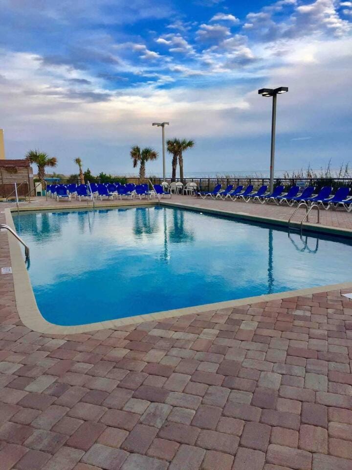 Impeccable Oceanfront Suite, Top Floor! L1543 Apartment in Myrtle Beach