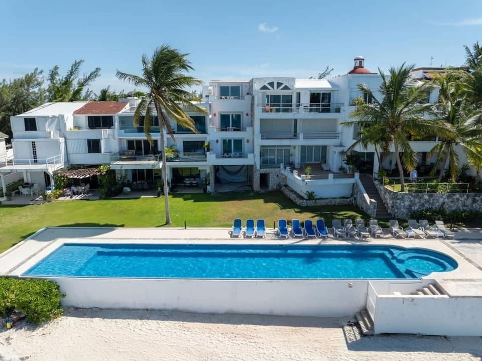 4BR Beachfront Beautiful House w/ Pool House in Cancun