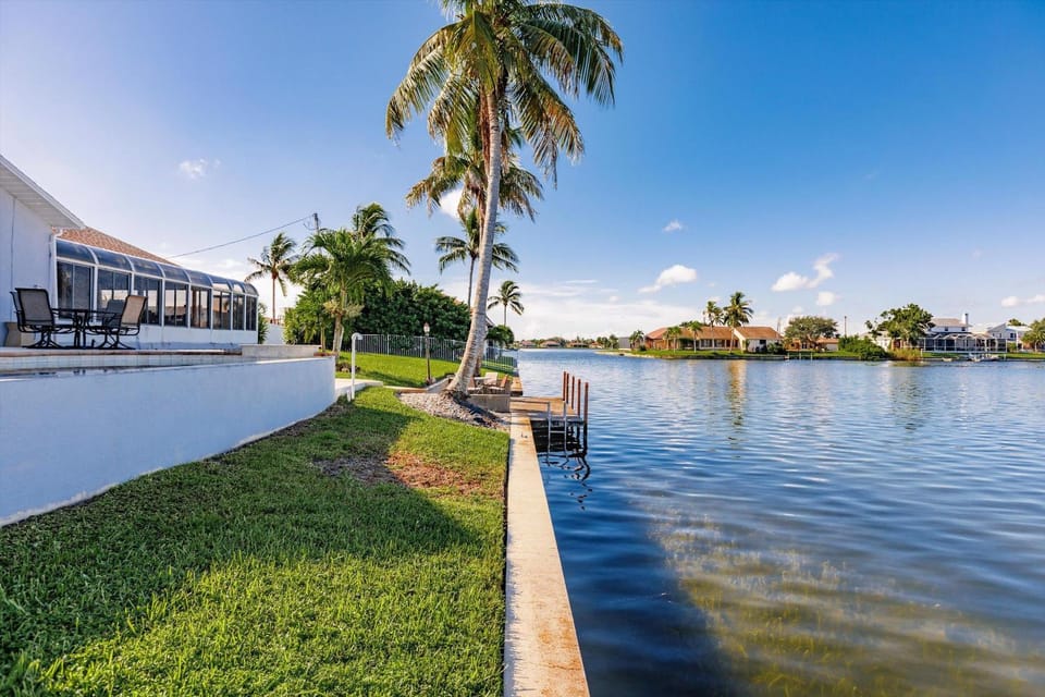 Stunning 3BR Lakeview Home l Pool l Views House in Cape Coral