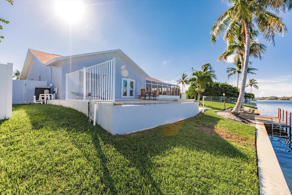 Stunning 3BR Lakeview Home l Pool l Views House in Cape Coral
