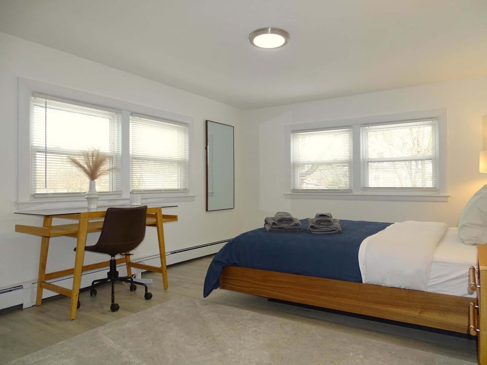 Comfortable 3 Bed Apt in Quiet Neighborhood Apartment in Natick