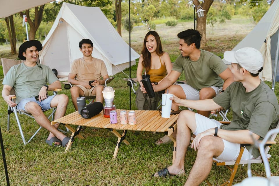 Day, People, Natural landscape, Coffee/tea facilities, group of guests