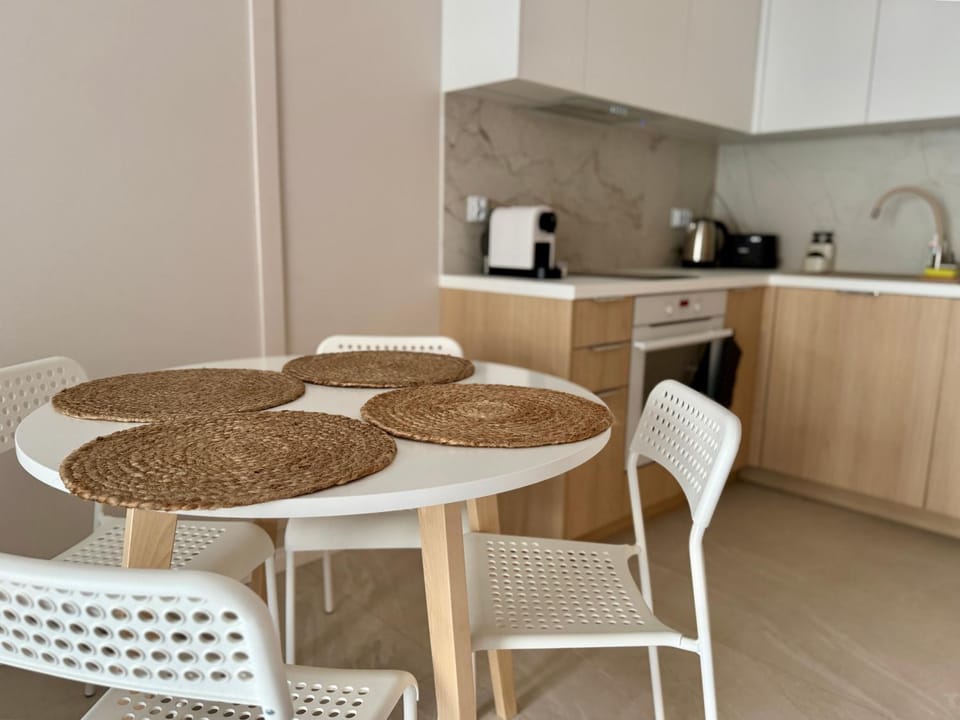 Coffee/tea facilities, Dining area, kitchen