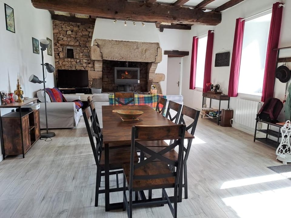 Longère authentique en pleine nature Apartment in Brittany
