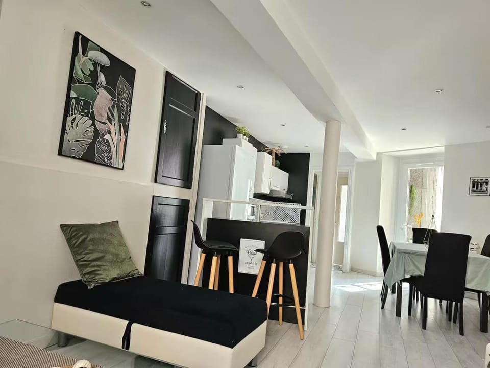 Cosy Chic - Balcon Apartment in Pau