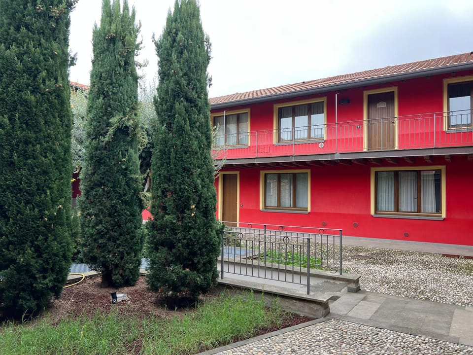 Property building, Spring, Garden, Garden view