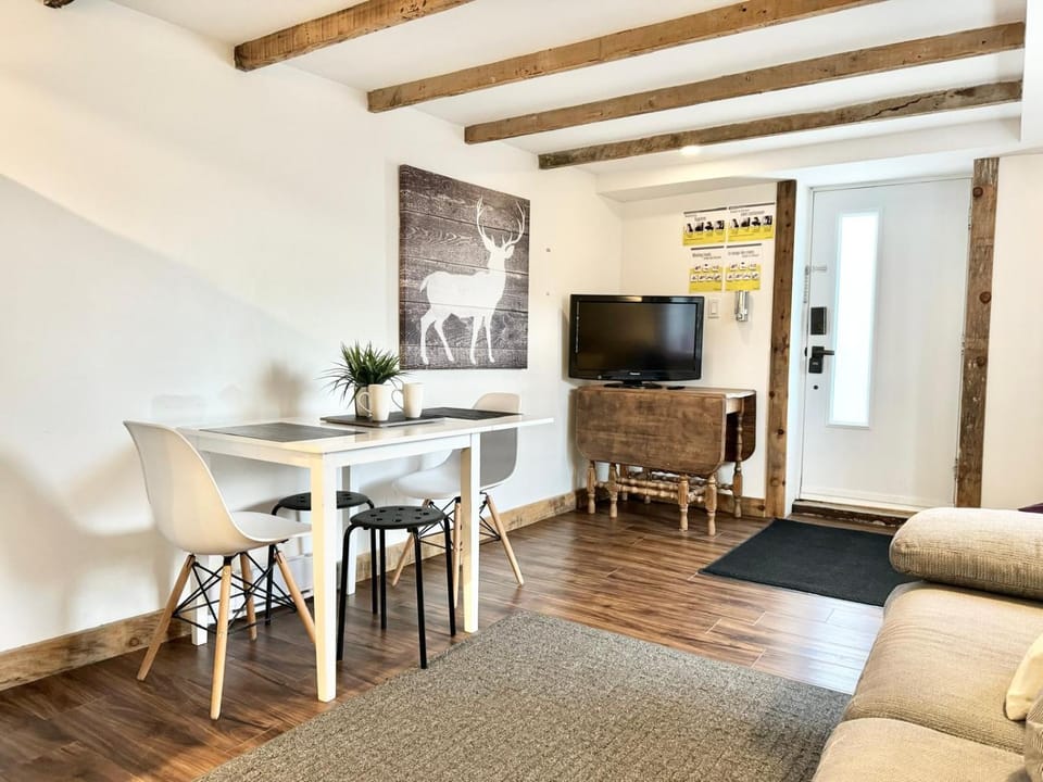 Loft The Montcalm -2 min Falls - Free Parking Apartment in Quebec City