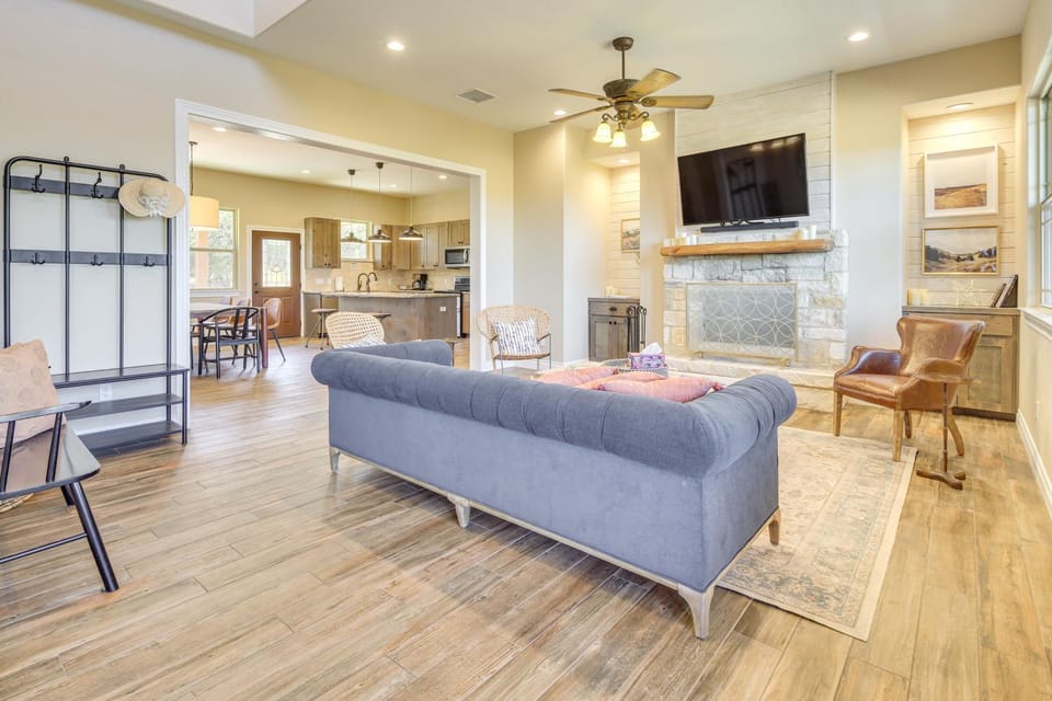 Scenic Views, Fire Pit: Texas Hill Country Getaway House in Rio Grande
