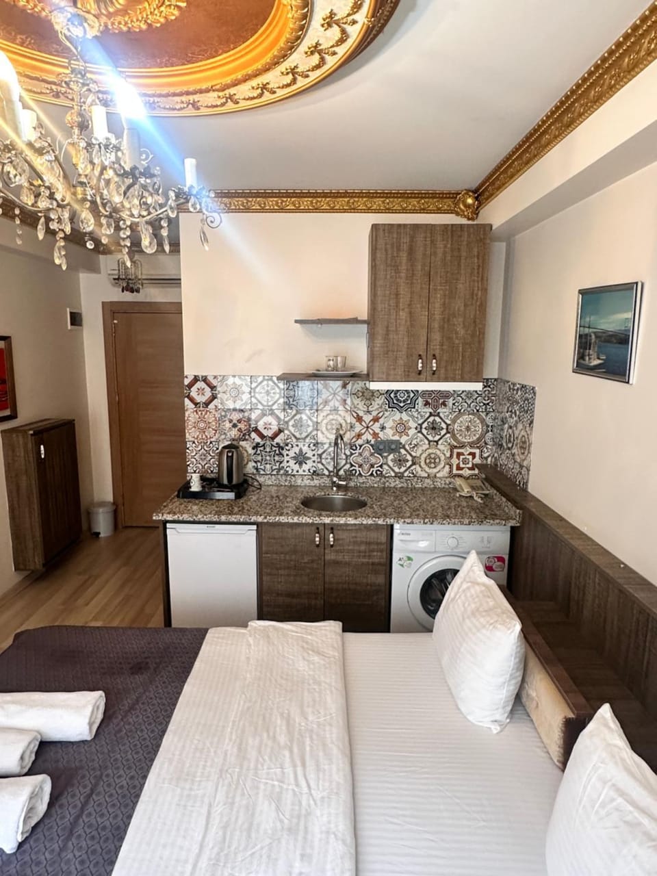 Kitchen or kitchenette