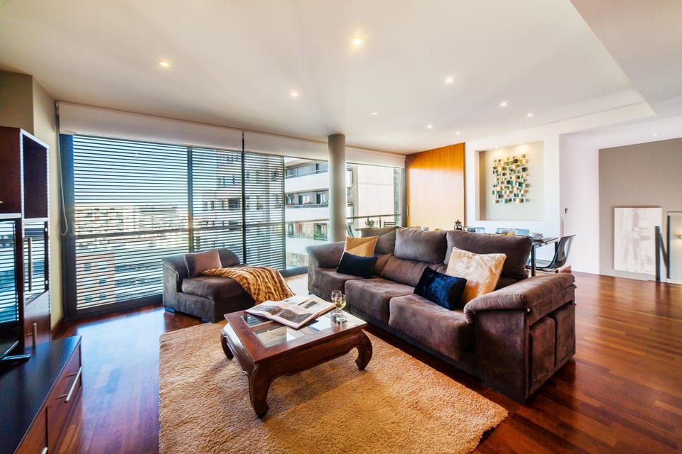 Communal lounge/ TV room, TV and multimedia, Living room, Seating area, Evening entertainment