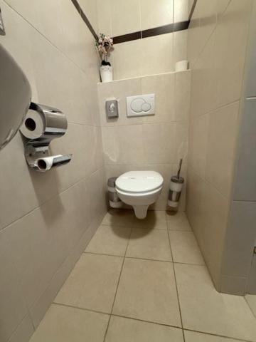 Toilet, Toilet, Bathroom