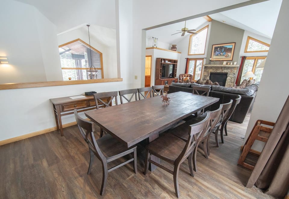 Bryant Home 1826 by SummitCove Lodging House in Keystone