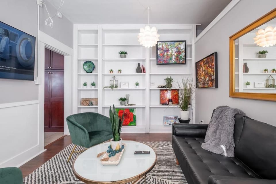 Walkable Downtown Columbus Historic Home, FREE Bikes to use Apartment in Columbus