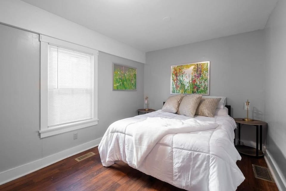Walkable Downtown Columbus Historic Home, FREE Bikes to use Apartment in Columbus