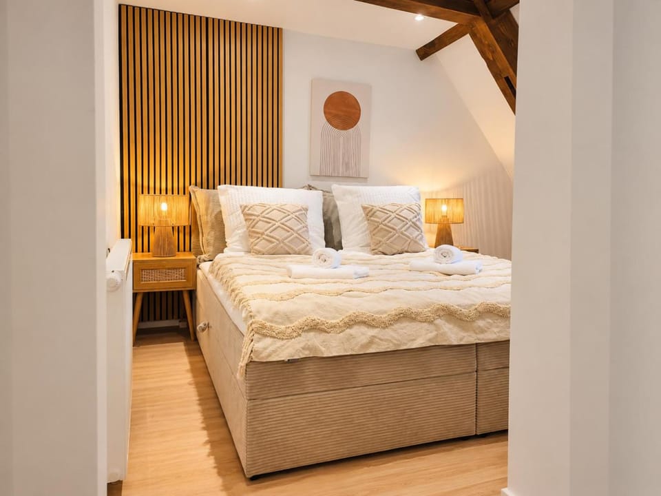 Bed, Bedroom
