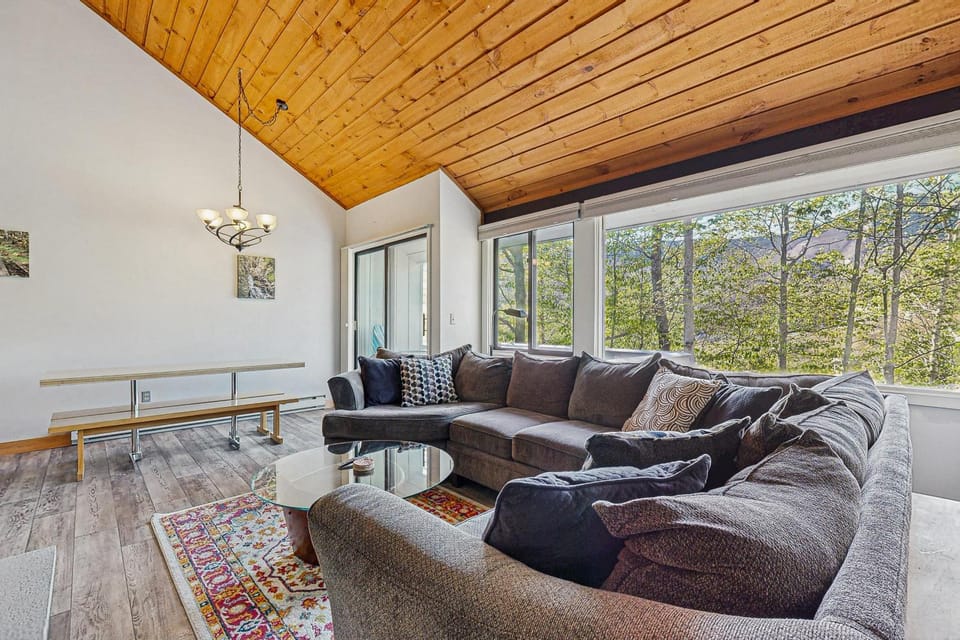 Loon Mountain Nest Apartment in Lincoln