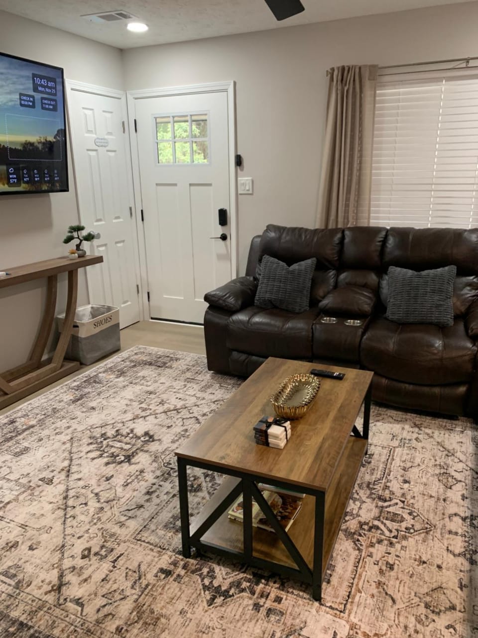 TV and multimedia, Living room, Seating area