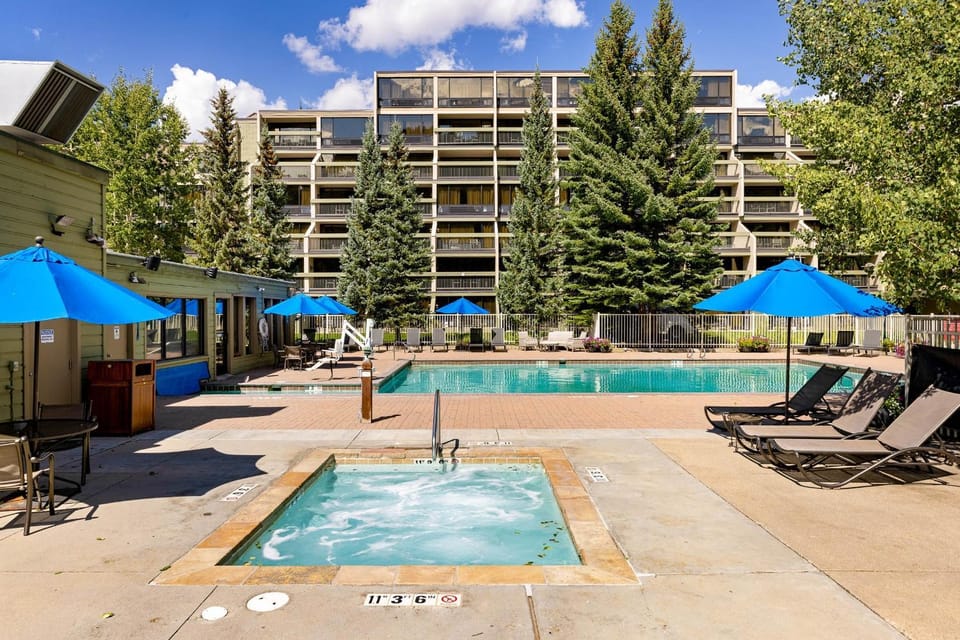 Property building, Swimming pool