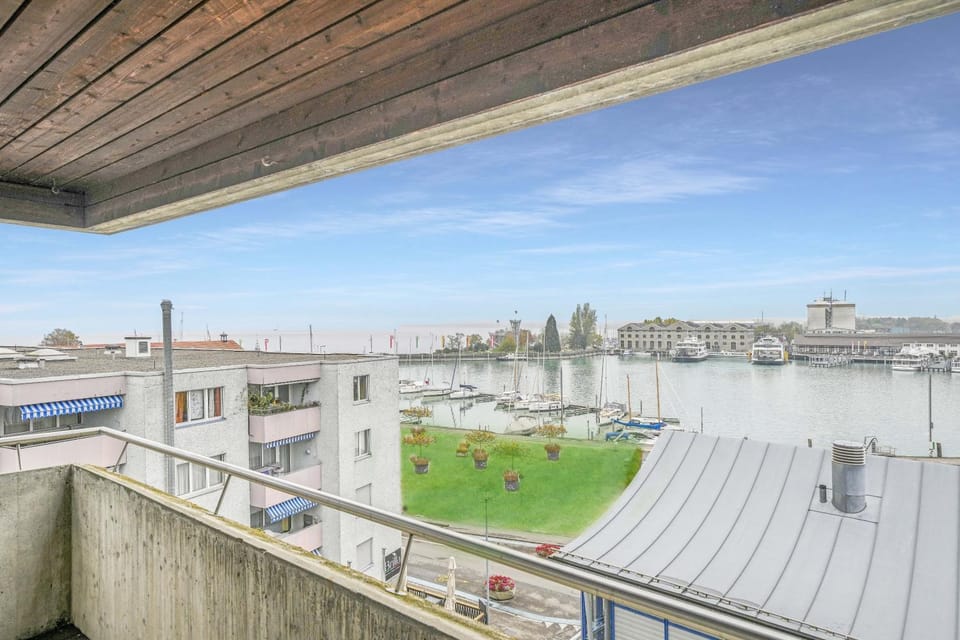 View (from property/room), Balcony/Terrace, Lake view