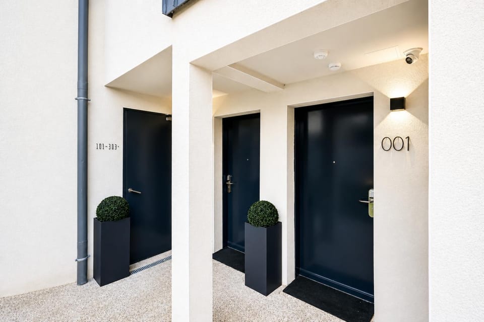 Facade/entrance, Day